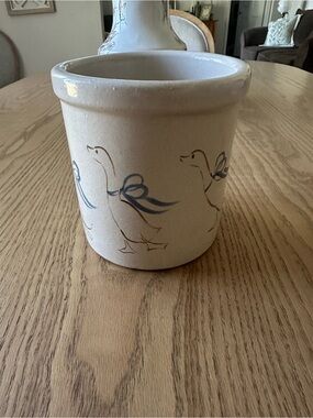 Stoneware Crock with Blue Ribbon Goose Motif